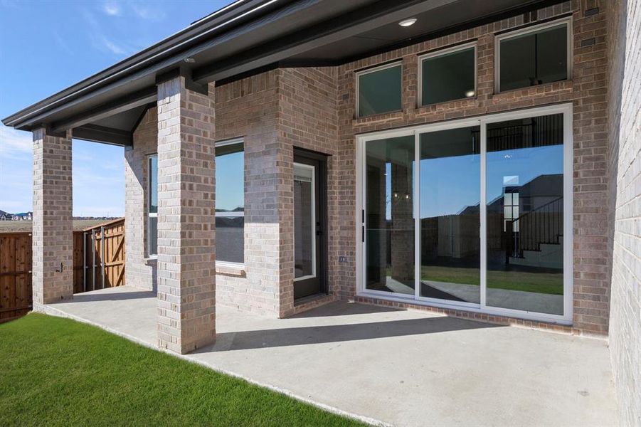 24_25. 1721 Silla - Patio