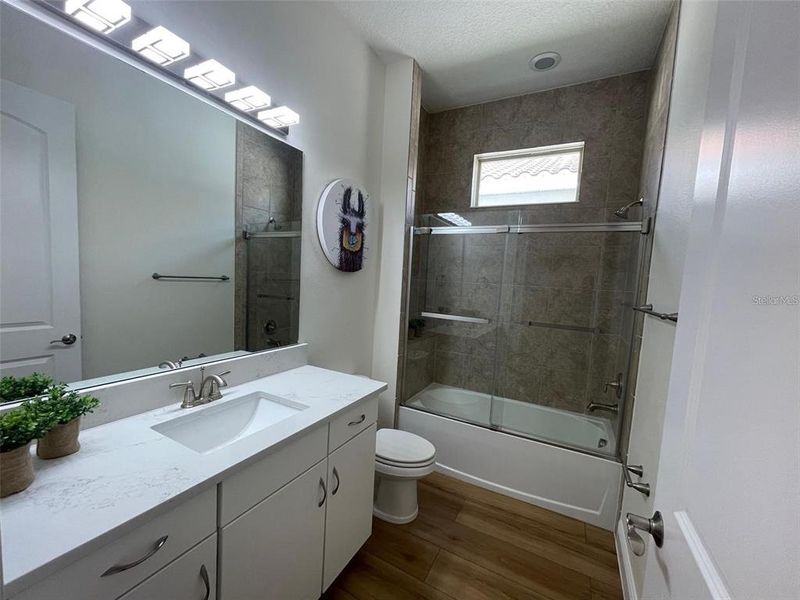 Furnished interior view inside a new home in , Orlando (Image 6).