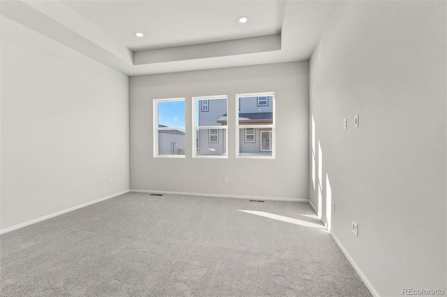 Spacious, unfurnished interior of a new home in Talon Pointe, Thornton (Image 19).