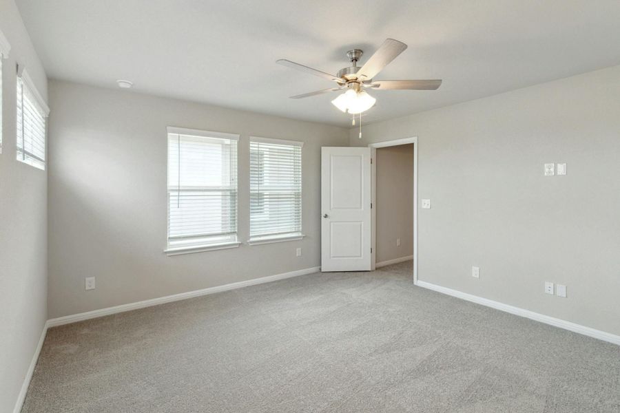Spacious, unfurnished interior of a new home in , Buda (Image 23).