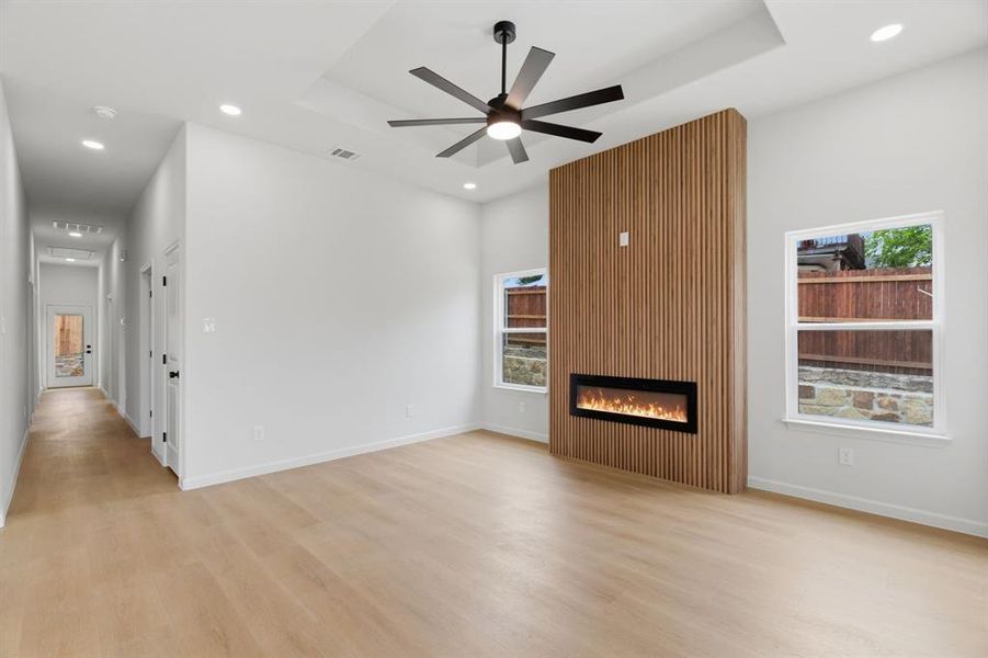 Spacious, unfurnished interior of a new home in , Granbury (Image 17).