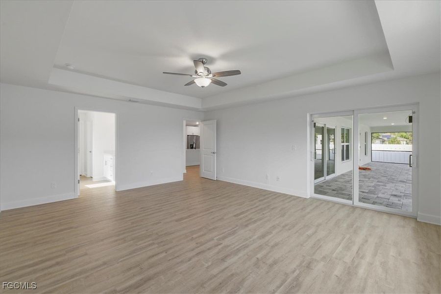 Spacious, unfurnished interior of a new home in Cape Coral, Cape Coral (Image 23).
