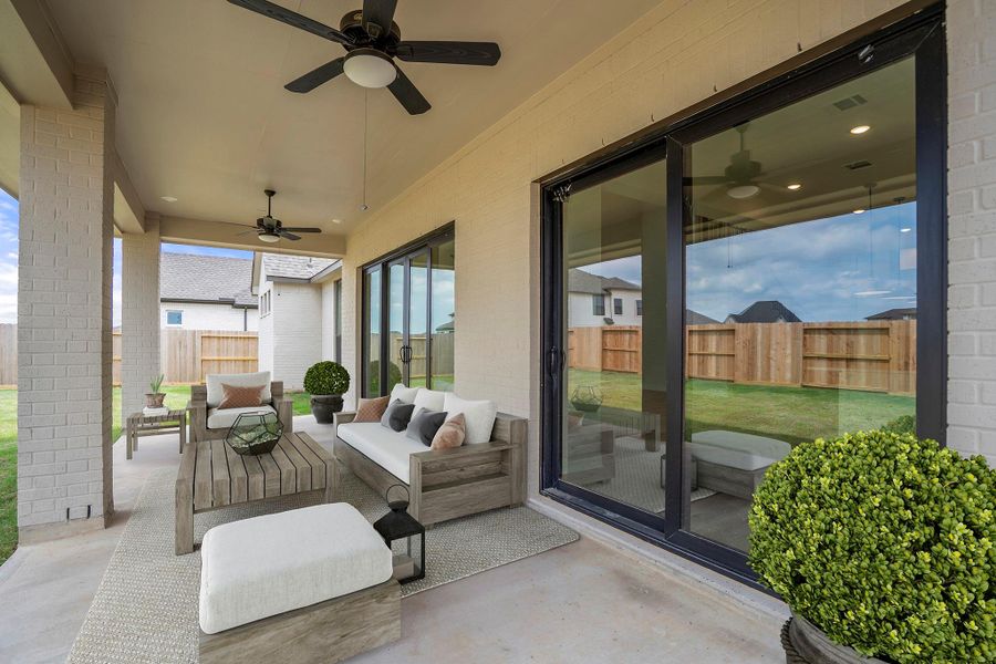 Furnished interior view inside a new home in Jordan Ranch 70' Lots, Fulshear (Image 9). Furnished interior view inside a new home in Jordan Ranch 70' Lots, Fulshear (Image 9).