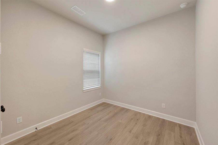 Spacious, unfurnished interior of a new home in Harvest Green - Reserve Collection, Richmond (Image 30).