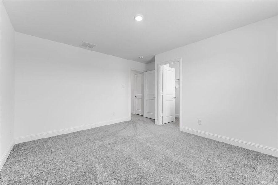 Spacious, unfurnished interior of a new home in South Oak 60s, Lakewood Village (Image 25). Spacious, unfurnished interior of a new home in South Oak 60s, Lakewood Village (Image 25).