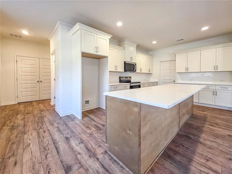 Furnished interior view inside a new home in , Dawsonville (Image 10).