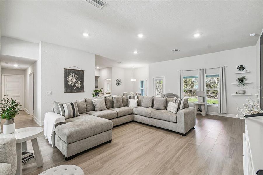 Furnished interior view inside a new home in Sugarmill Woods, Homosassa (Image 19).