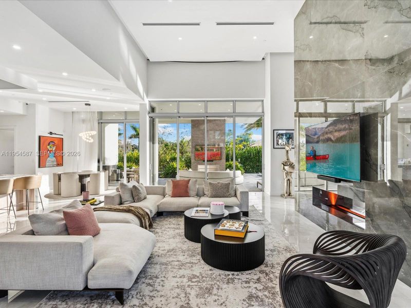 Community amenities in , Plantation (Image 54).