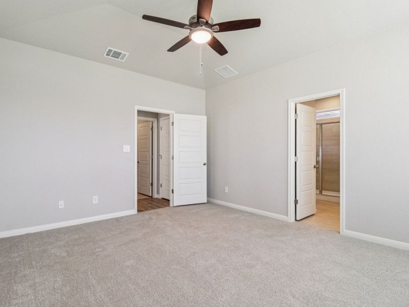 Spacious, unfurnished interior of a new home in Kallison Ranch, San Antonio (Image 24).
