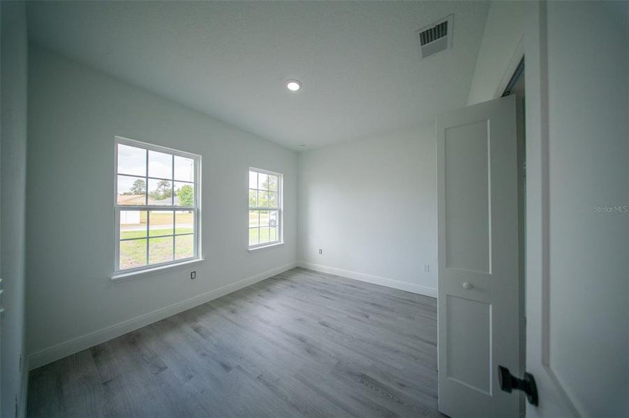 Spacious, unfurnished interior of a new home in , Ocala (Image 21).