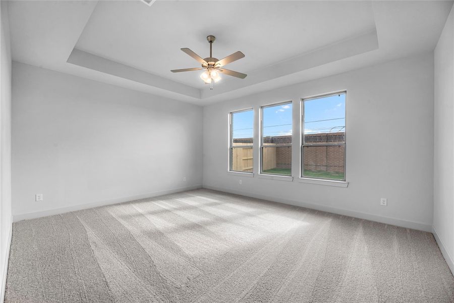 Representative image. Features, selections and colors may vary.