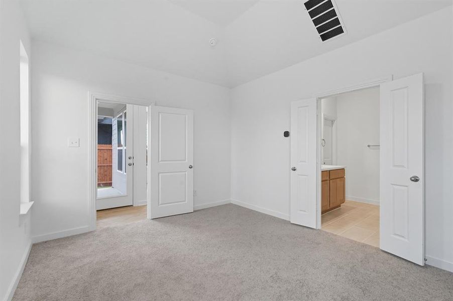 Spacious, unfurnished interior of a new home in Heartland, Heartland (Image 16). Spacious, unfurnished interior of a new home in Heartland, Heartland (Image 16).