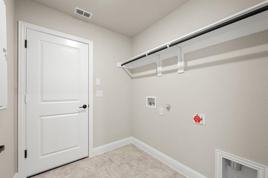 Spacious, unfurnished interior of a new home in Sable Creek, Sanger (Image 30).