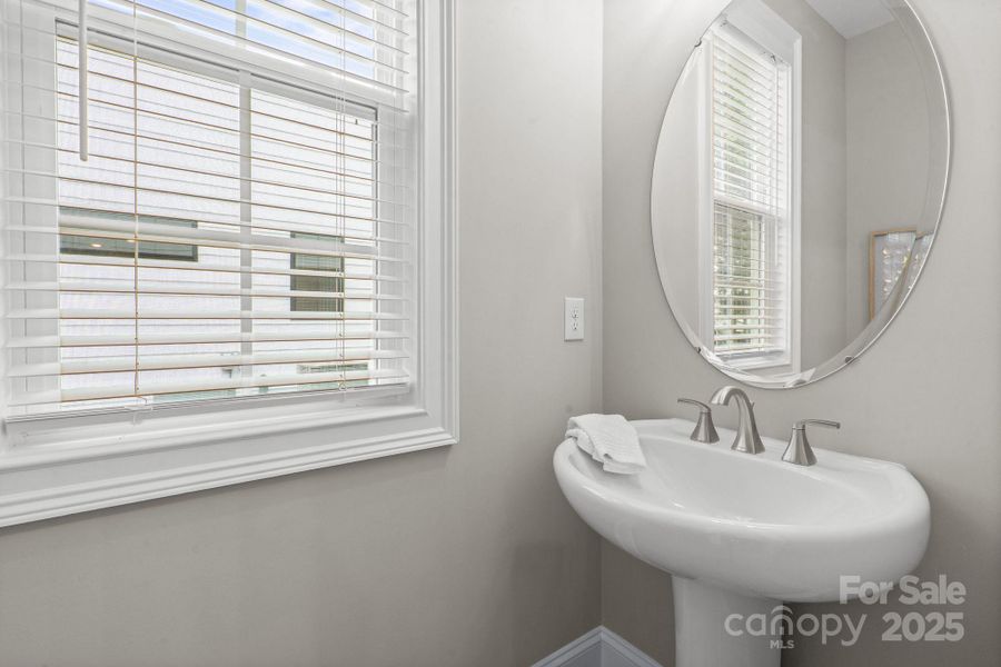 Image 36 of a home in .