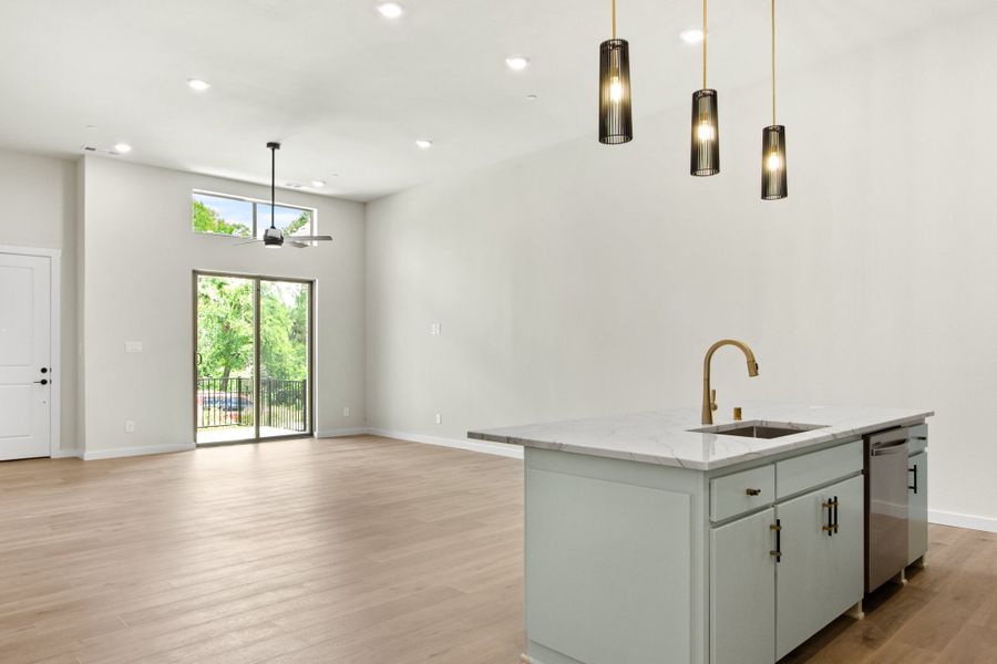 Spacious, unfurnished interior of a new home in Cottonwood Creek, Rowlett (Image 24).