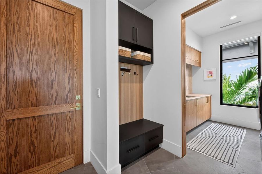 Furnished interior view inside a new home in , St. Petersburg (Image 39).