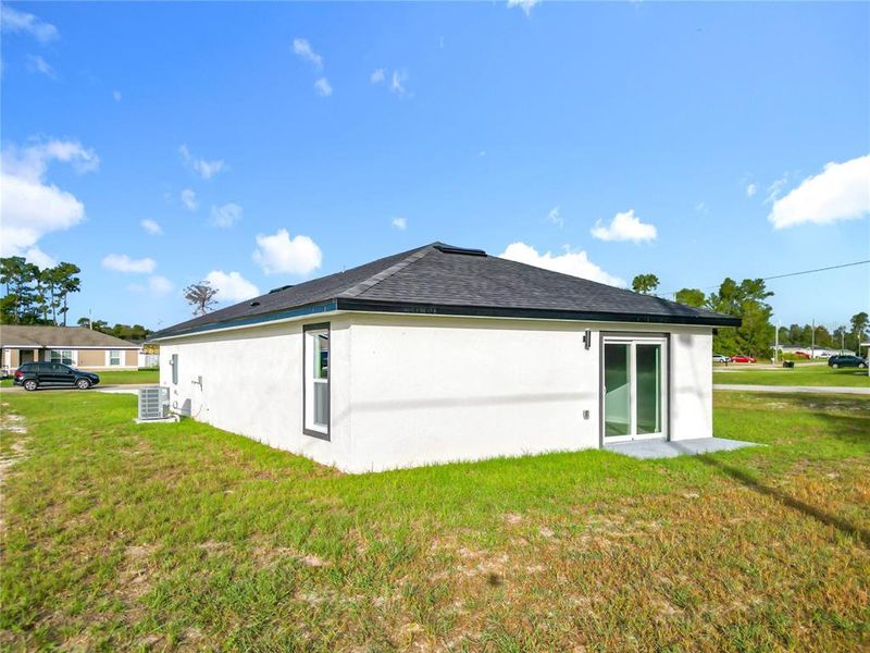 Exterior details and patio area of a home in , Ocala (Image 20).