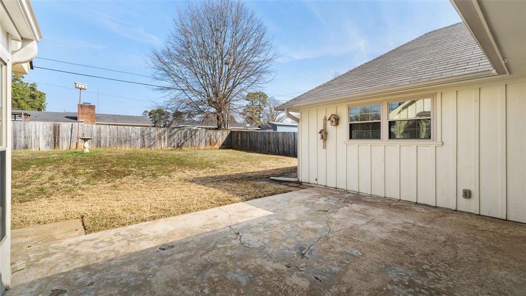 Exterior details and patio area of a home in , Texarkana (Image 20). Exterior details and patio area of a home in , Texarkana (Image 20).