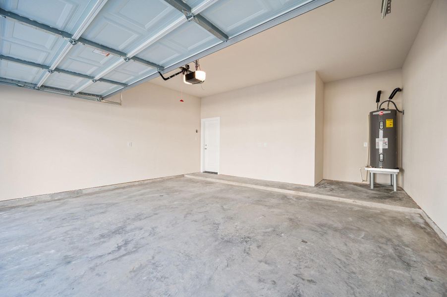 Spacious, unfurnished interior of a new home in Metro Village, Houston (Image 37).