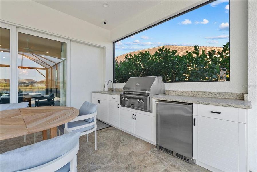 Exterior details and patio area of a home in , Venice (Image 19).