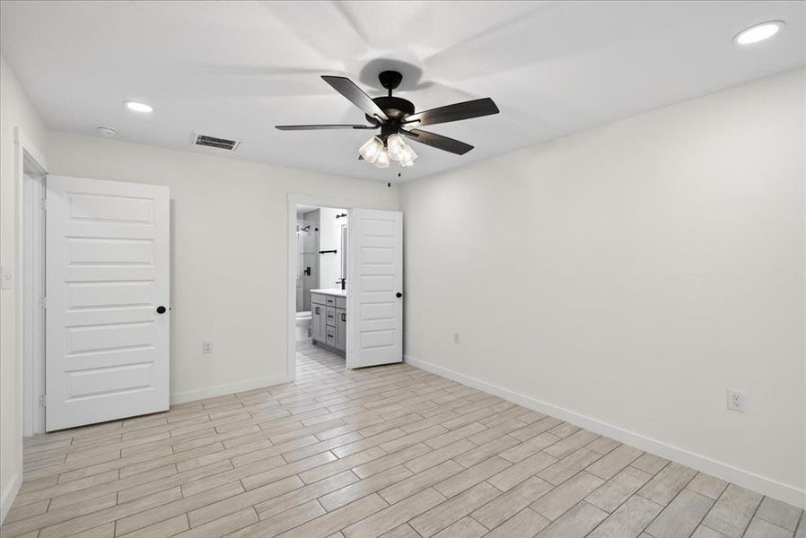 Spacious, unfurnished interior of a new home in , Gun Barrel City (Image 11). Spacious, unfurnished interior of a new home in , Gun Barrel City (Image 11).