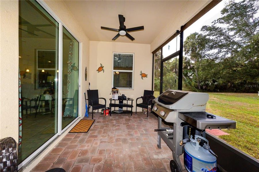 Exterior details and patio area of a home in , North Port (Image 3).