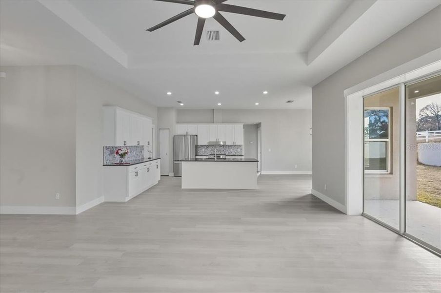 Spacious, unfurnished interior of a new home in , Hernando (Image 27).