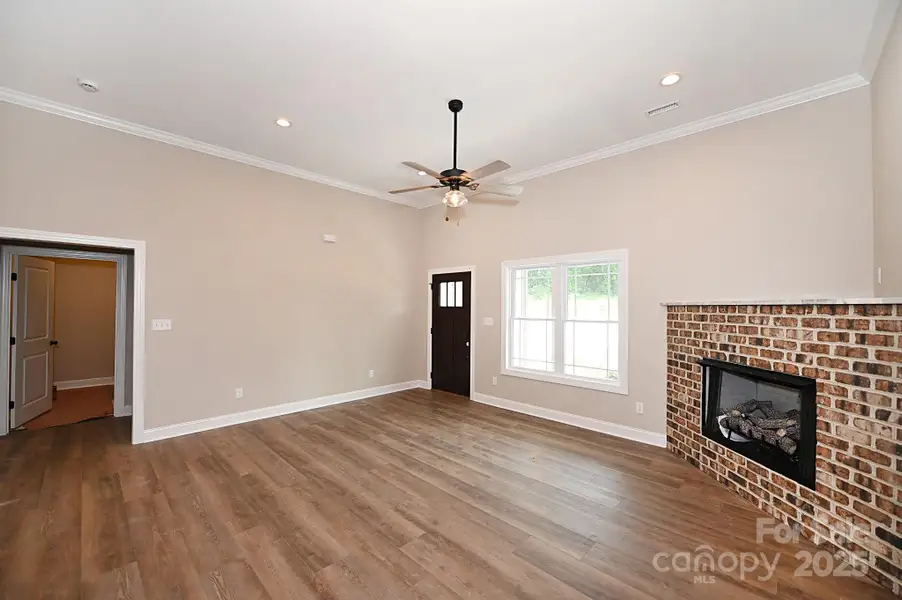 Spacious, unfurnished interior of a new home in , Hickory (Image 15).