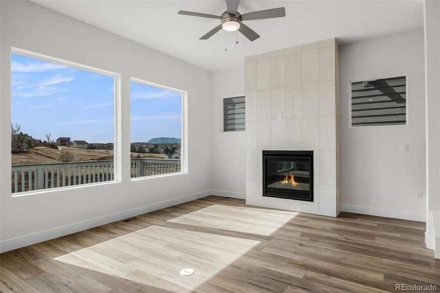 Spacious, unfurnished interior of a new home in Trailside at Cottonwood Creek, Colorado Springs (Image 16).