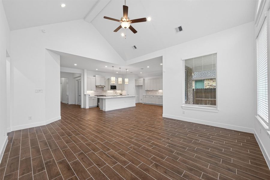 Spacious, unfurnished interior of a new home in Artavia, Conroe (Image 33).
