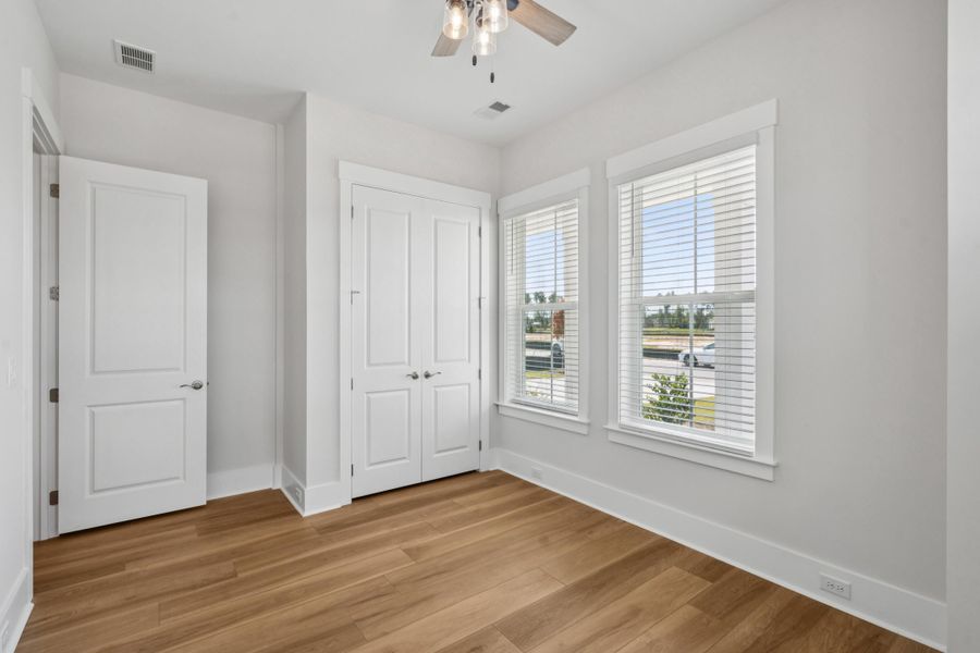 Spacious, unfurnished interior of a new home in , Summerville (Image 28).