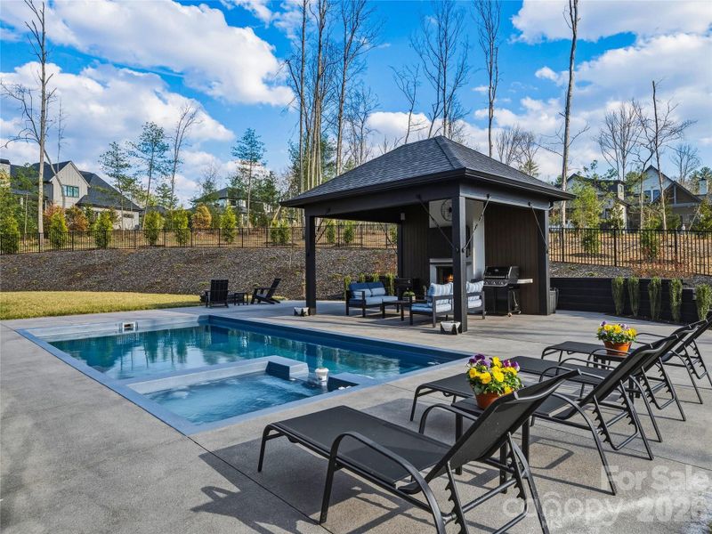 Community amenities in , Asheville (Image 37).