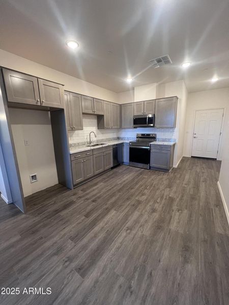 3 Peaks at Presidio, Unit 104