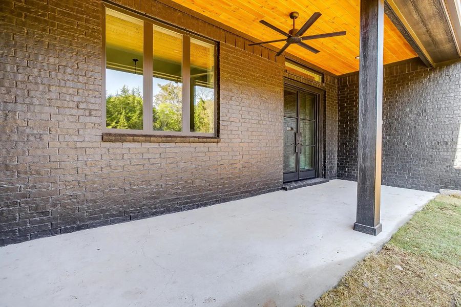 Representative exterior details of a home built from the The Colin by Elmwood Custom Homes in Aledo Heights, Aledo (Image 14).