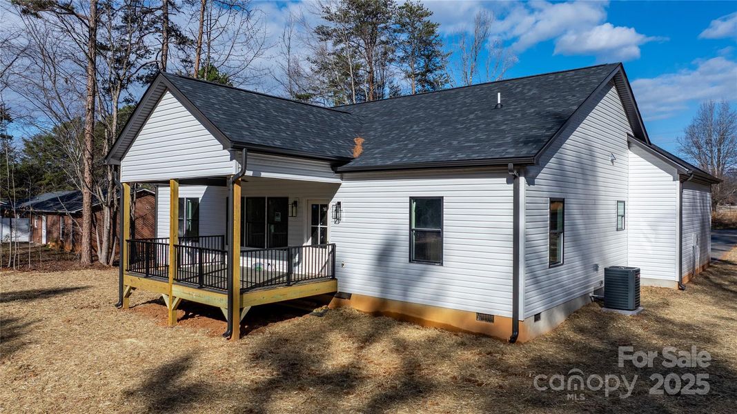 Exterior details and patio area of a home in , Lincolnton (Image 31).