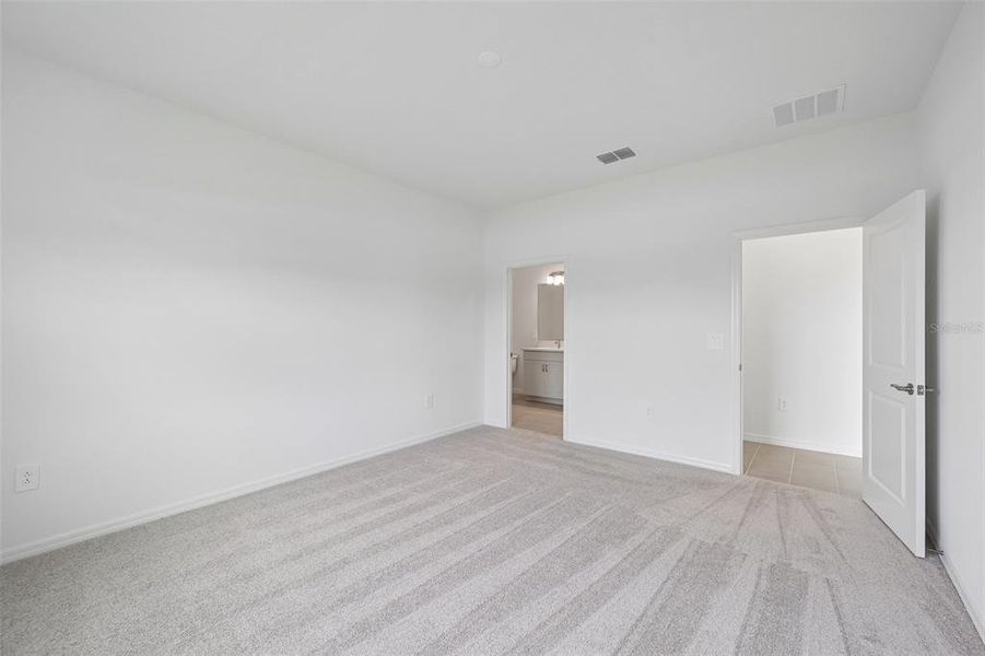Spacious, unfurnished interior of a new home in Southpointe, Palmetto (Image 19). Spacious, unfurnished interior of a new home in Southpointe, Palmetto (Image 19).