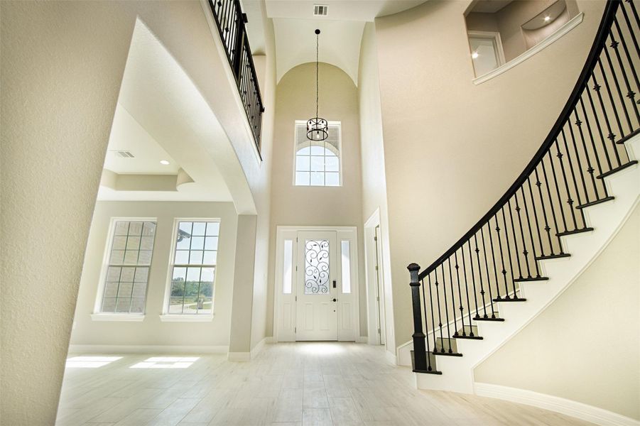 Spacious, unfurnished interior of a new home in , Dickinson (Image 33).