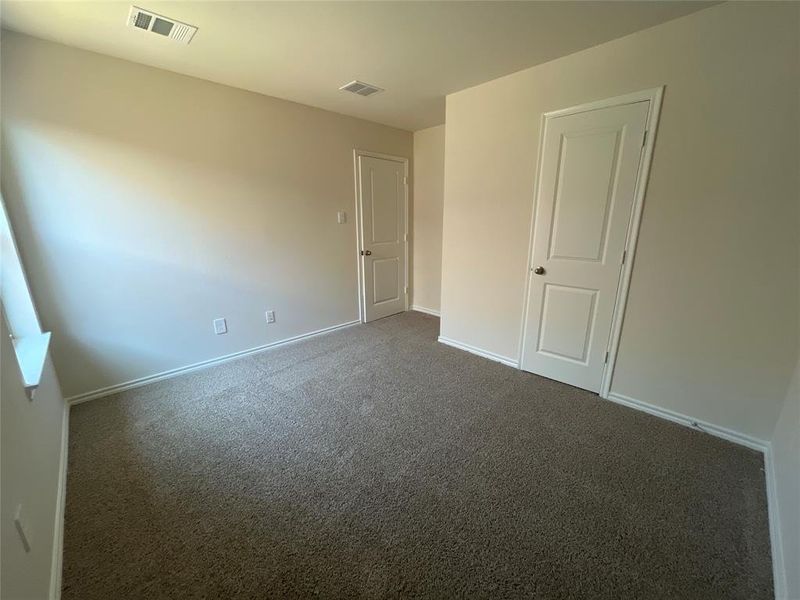 Spacious, unfurnished interior of a new home in Elevon, Lavon (Image 9).