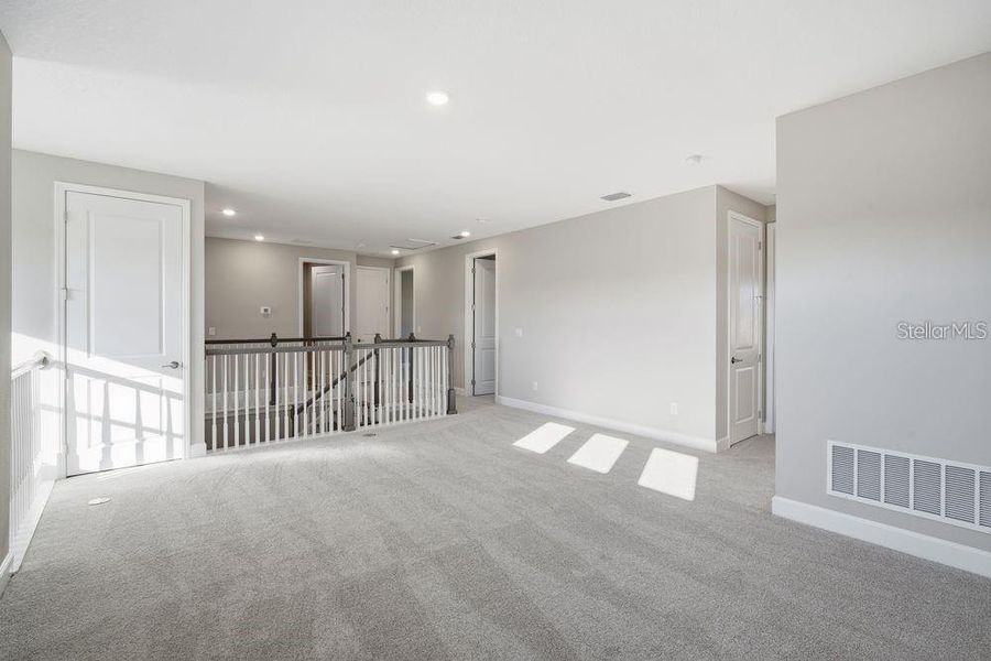 Spacious, unfurnished interior of a new home in Hammock at Two Rivers, Zephyrhills (Image 20).