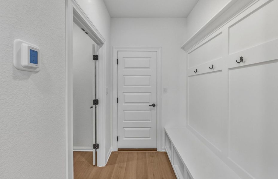 Spacious, unfurnished interior of a new home in Bluffview Reserve, Leander (Image 38).