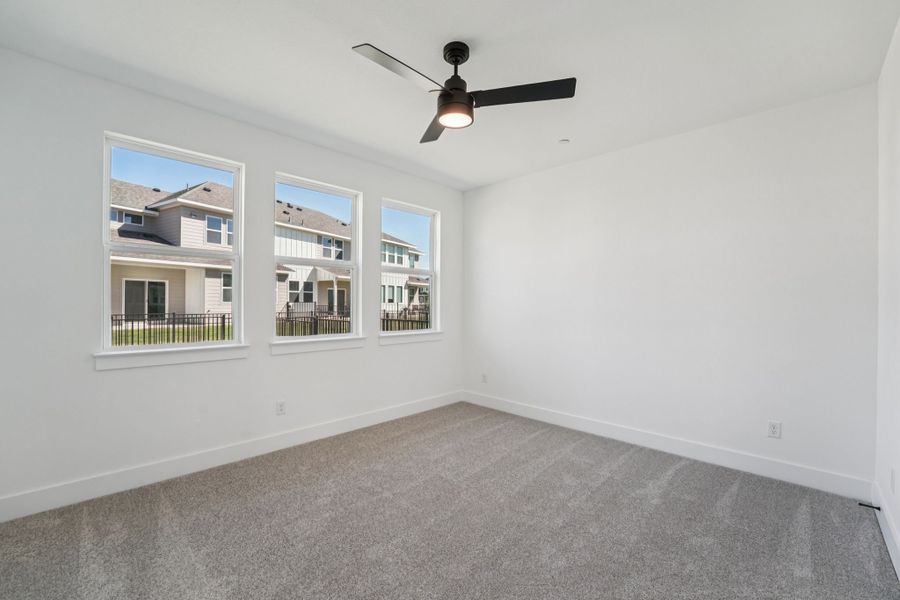 Spacious, unfurnished interior of a new home in Avery Centre, Round Rock (Image 16).