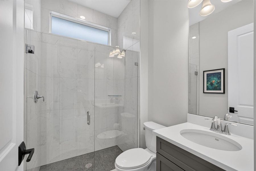 2nd Bathroom 2nd Bathroom