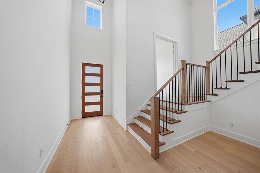 Spacious, unfurnished interior of a new home in Hillside Village, Celina (Image 18).