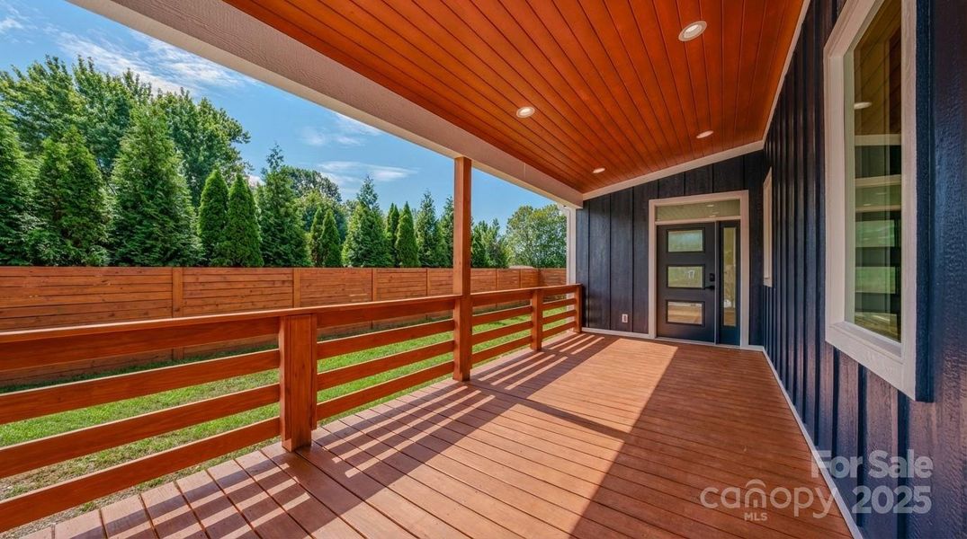 Front deck Photo enhanced to give the buyer inspiration for privacy fencing