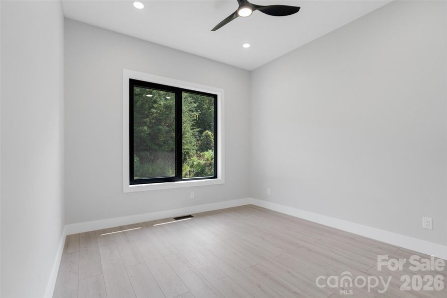 Spacious, unfurnished interior of a new home in , Leicester (Image 23).