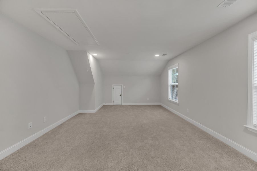 Spacious, unfurnished interior of a new home in , Summerville (Image 19).