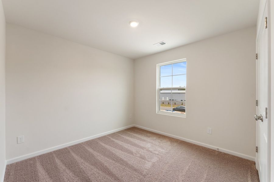 Spacious, unfurnished interior of a new home in Tucker Ridge, Pendleton (Image 25).