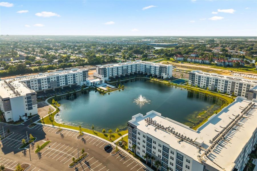 Condo located in Orlando, FL showcasing its design and architecture (Image 3).