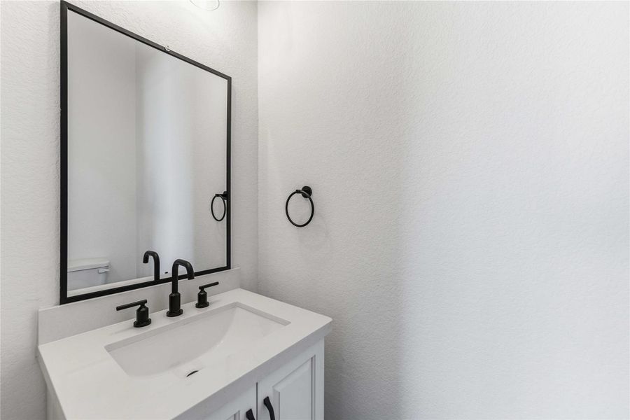 Image 36 of a home in Valencia.