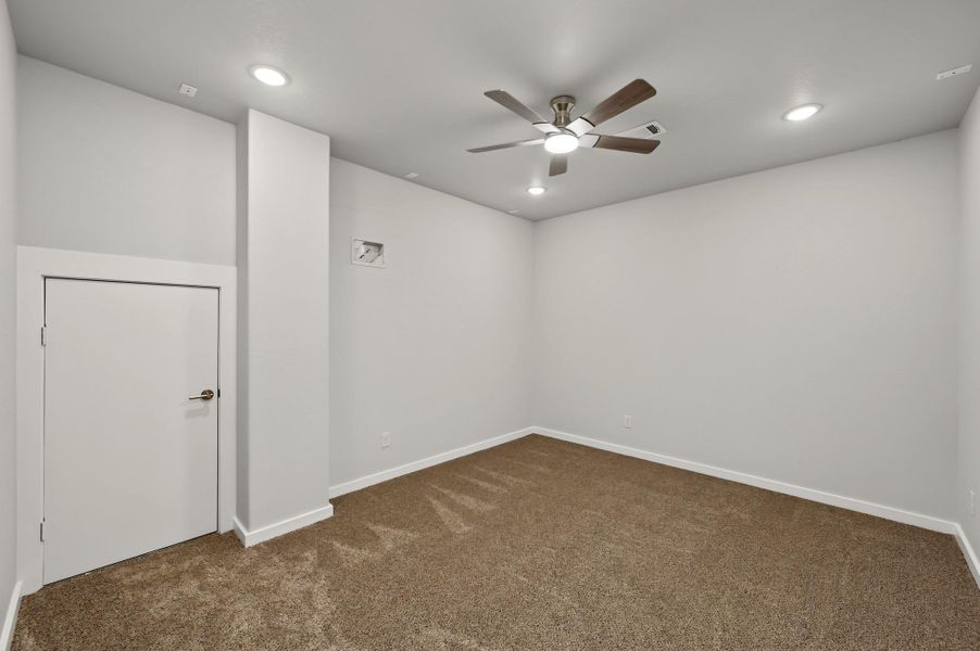 Spacious, unfurnished interior of a new home in , Conroe (Image 26). Spacious, unfurnished interior of a new home in , Conroe (Image 26).